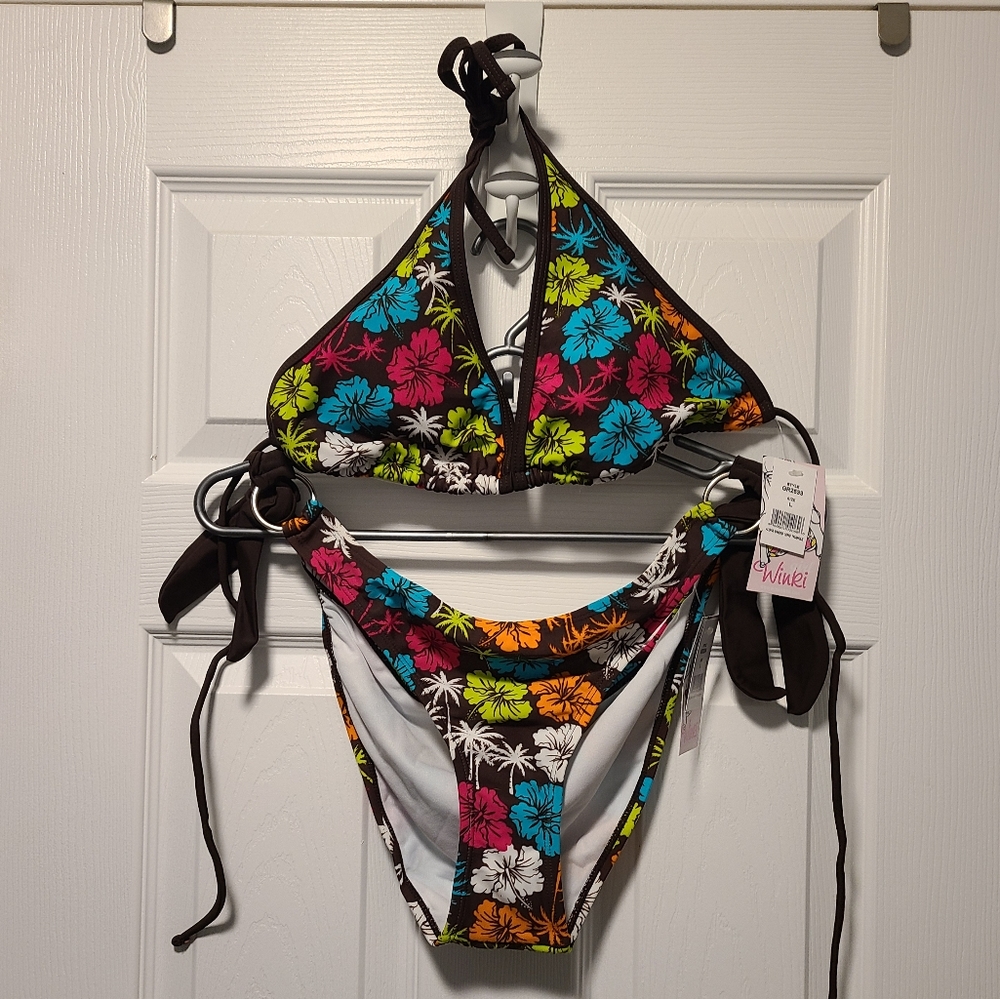 BNWT WINKI TRIANGLE TOP HAWAIIAN FLORAL PRINT STRING BIKINI SIZE L